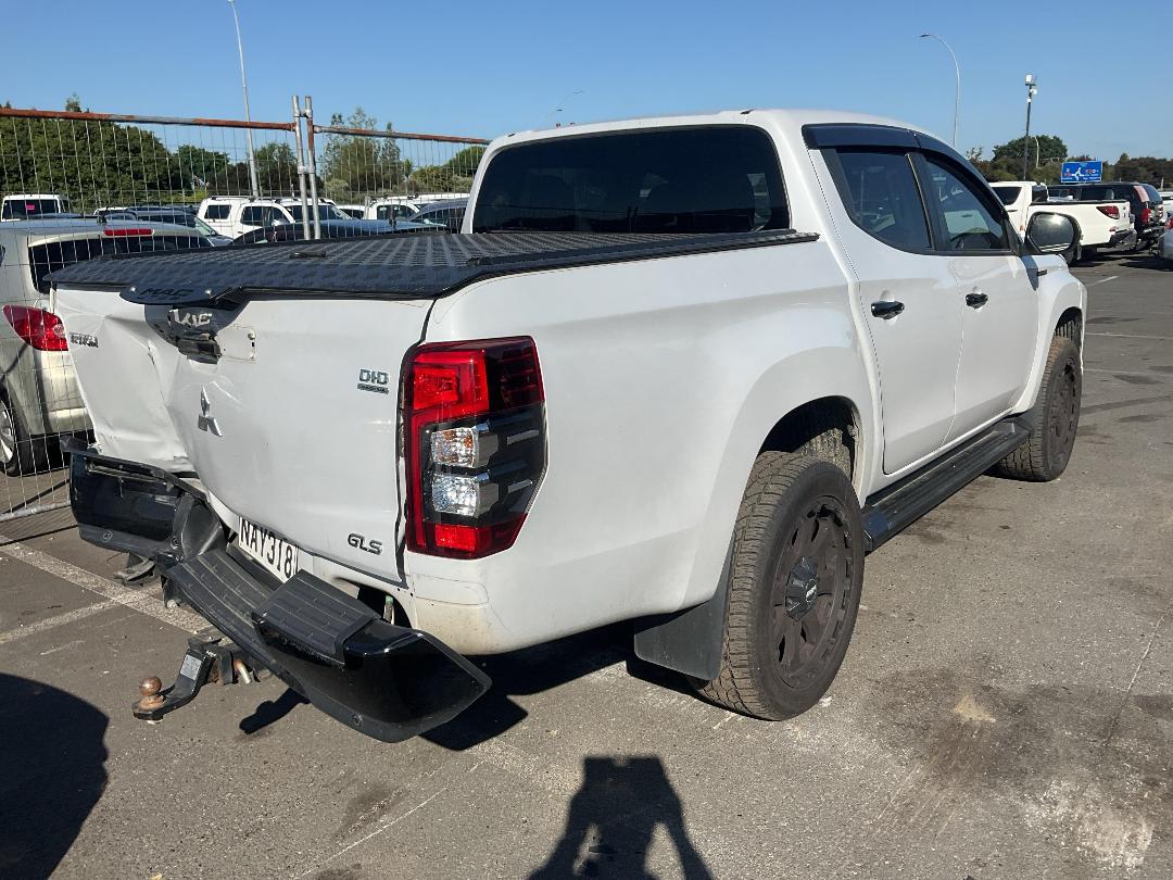 Photo '4' of Mitsubishi Triton DC Glsb 4WD 6AT Photo '4' of Mitsubishi Triton DC Glsb 4WD 6AT