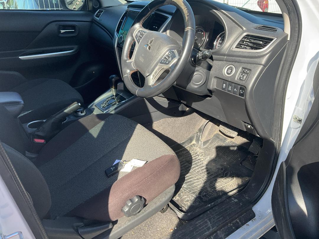 Photo '11' of Mitsubishi Triton DC Glsb 4WD 6AT Photo '11' of Mitsubishi Triton DC Glsb 4WD 6AT