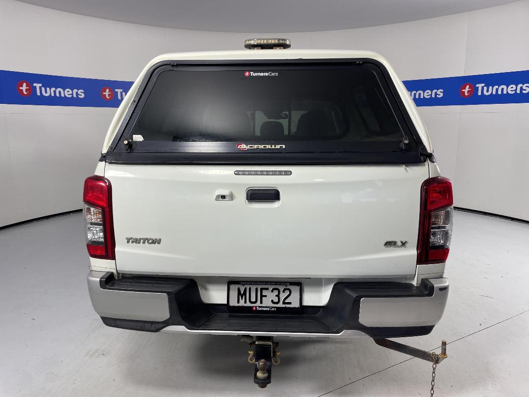 Photo '6' of Mitsubishi Triton