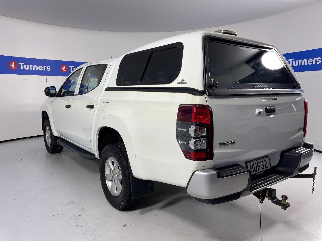 Photo '5' of Mitsubishi Triton