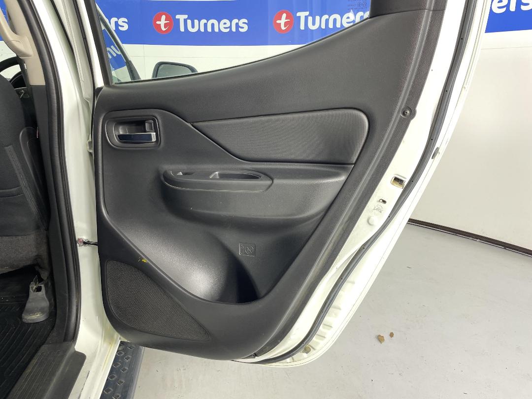 Photo '19' of Mitsubishi Triton