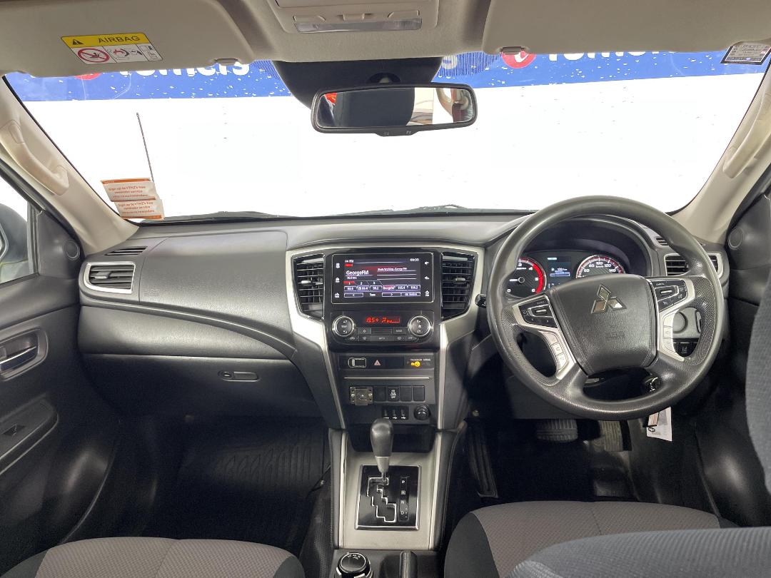 Photo '17' of Mitsubishi Triton