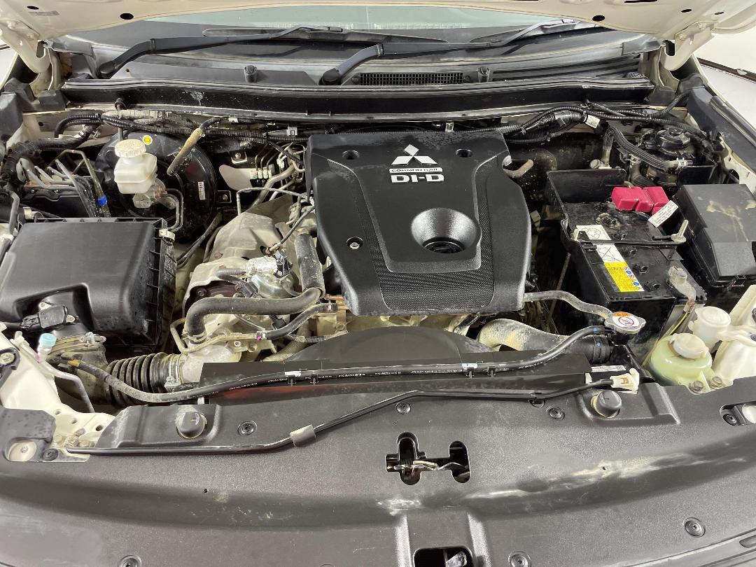 Photo '13' of Mitsubishi Triton