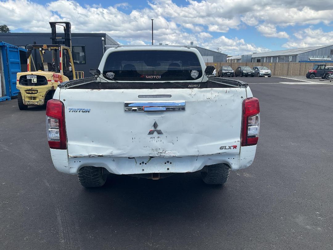 Photo '6' of Mitsubishi Triton DC Glxr 6AT