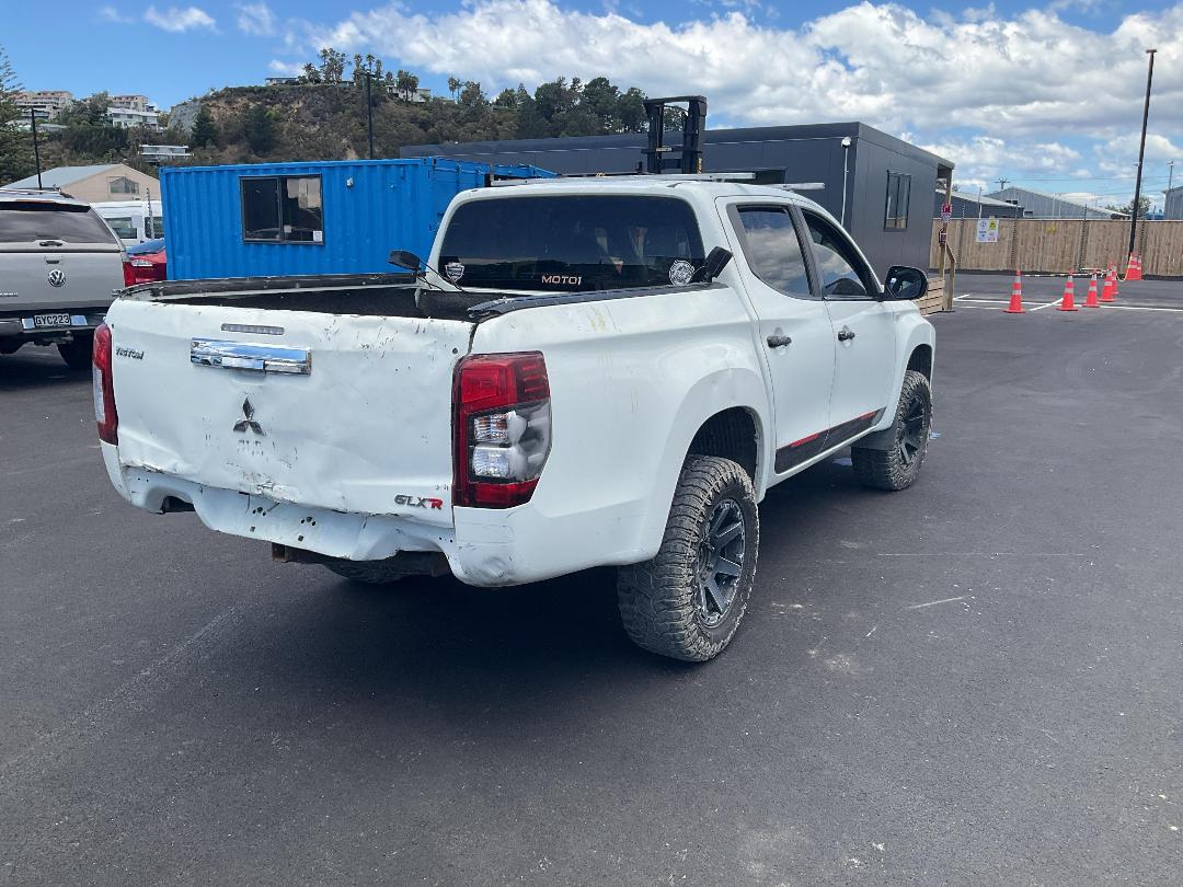 Photo '7' of Mitsubishi Triton DC Glxr 6AT