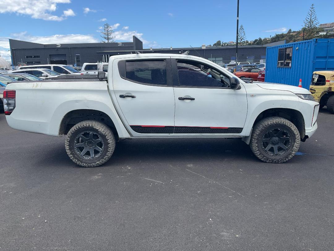 Photo '8' of Mitsubishi Triton DC Glxr 6AT