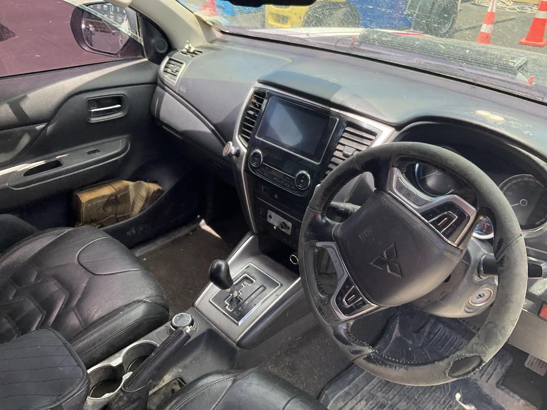 Photo '11' of Mitsubishi Triton DC Glxr 6AT