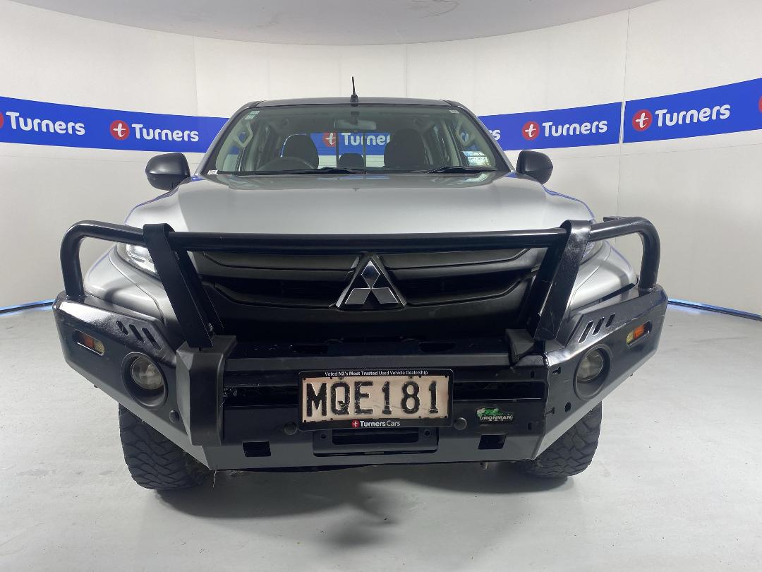 Photo '2' of Mitsubishi Triton