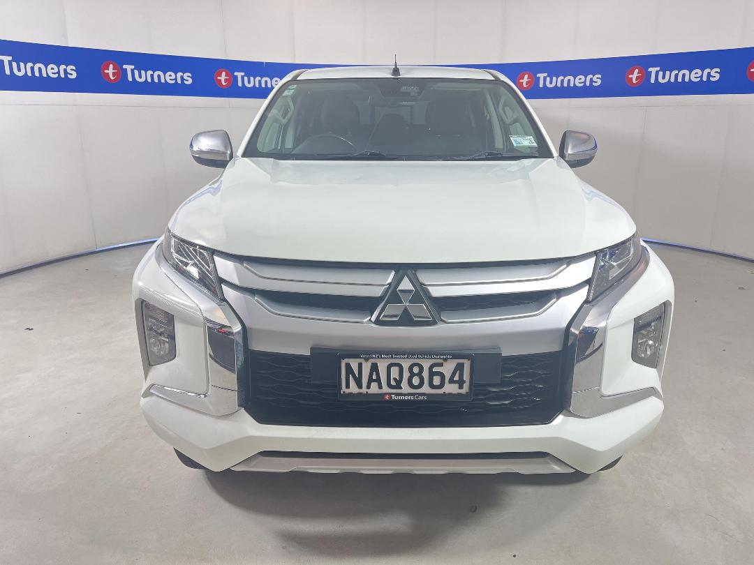 Photo '2' of Mitsubishi Triton