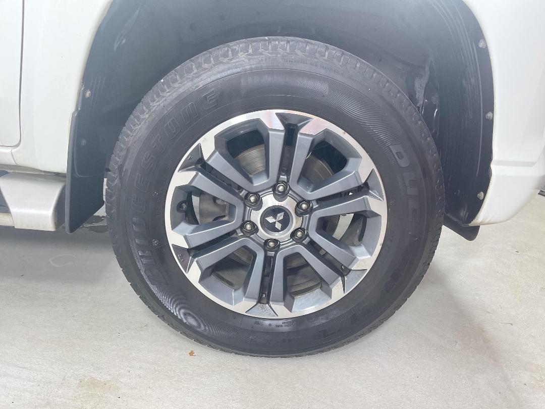 Photo '9' of Mitsubishi Triton