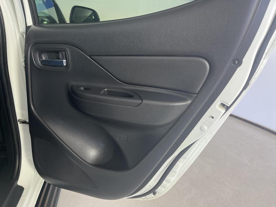 Photo '19' of Mitsubishi Triton