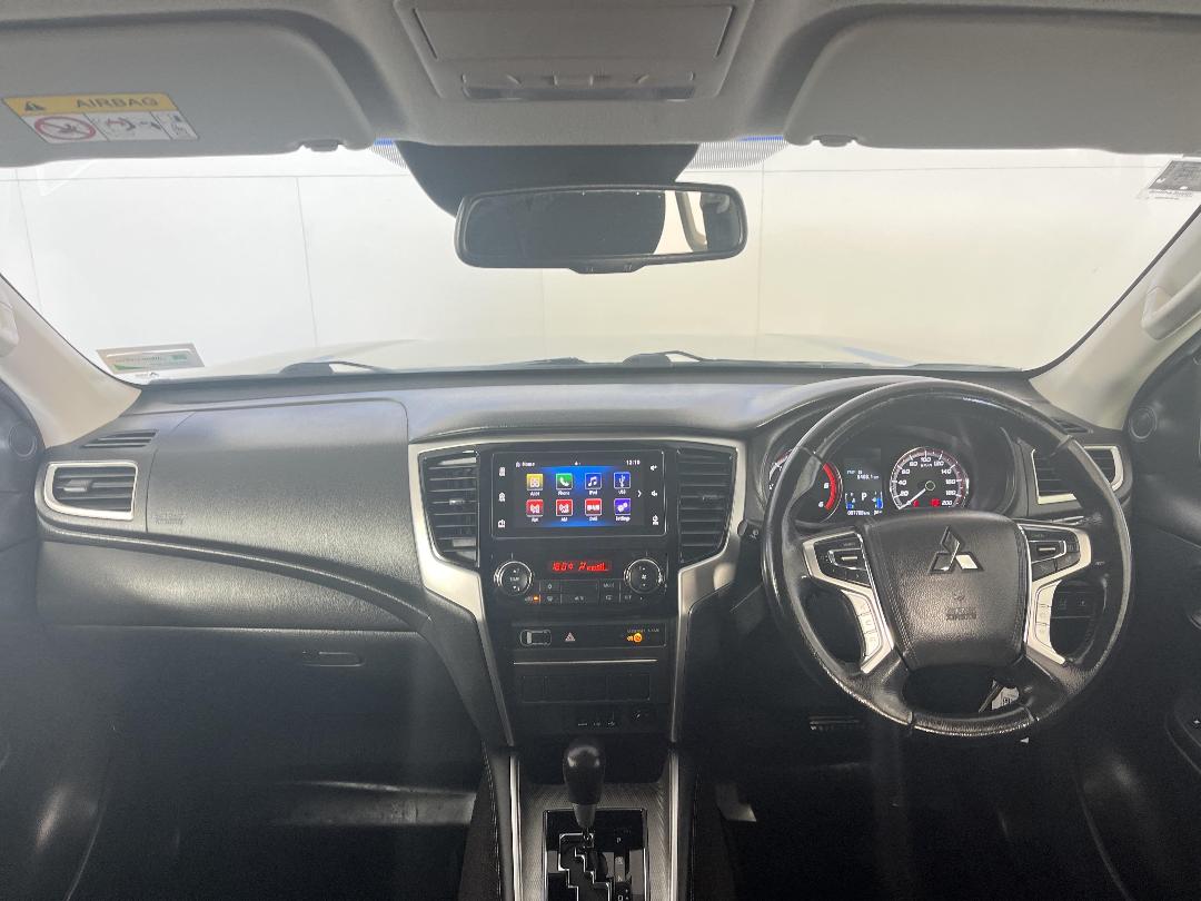 Photo '17' of Mitsubishi Triton