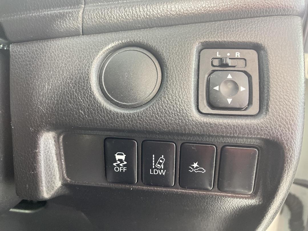 Photo '24' of Mitsubishi Triton