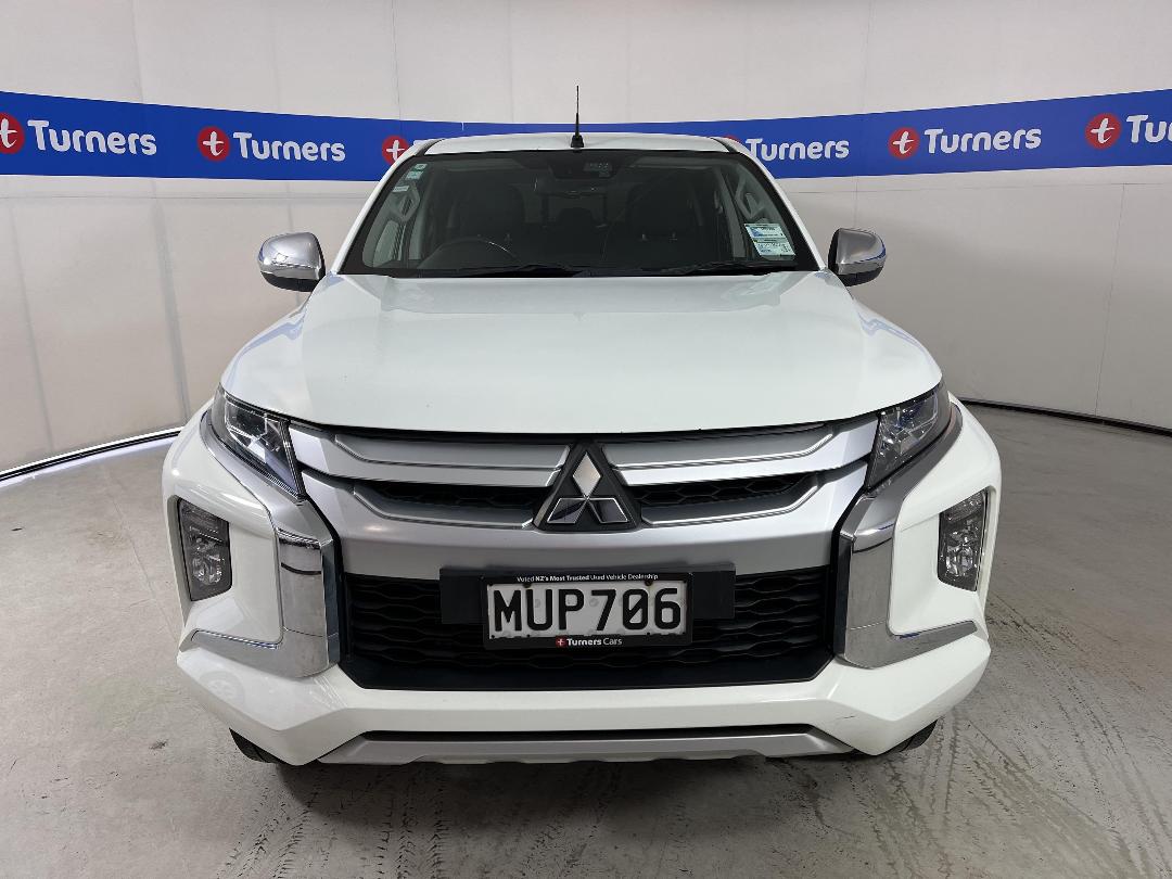 Photo '2' of Mitsubishi Triton