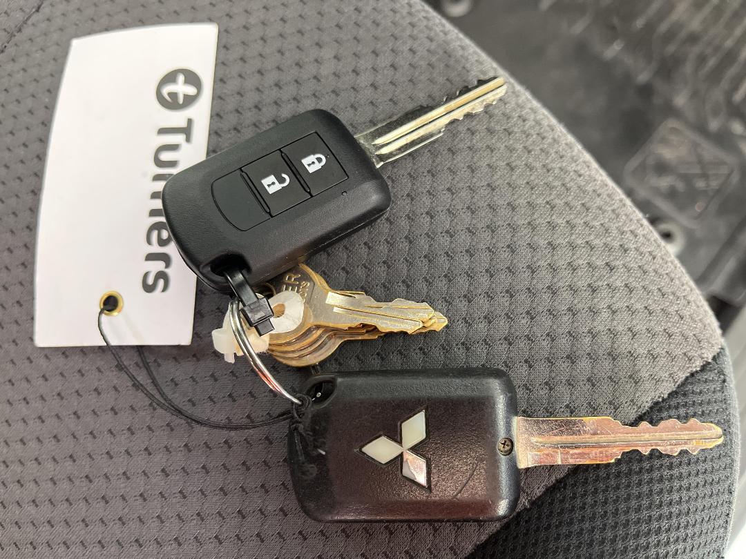 Photo '22' of Mitsubishi Triton