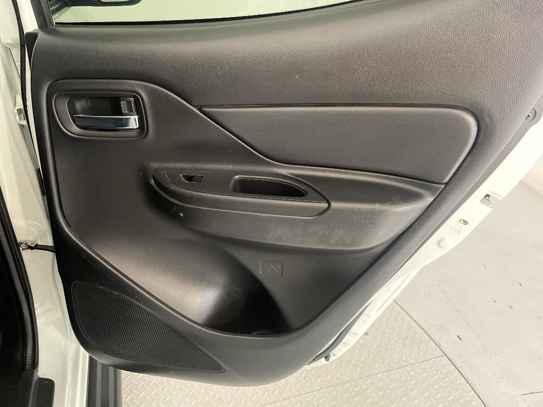 Photo '19' of Mitsubishi Triton Photo '19' of Mitsubishi Triton