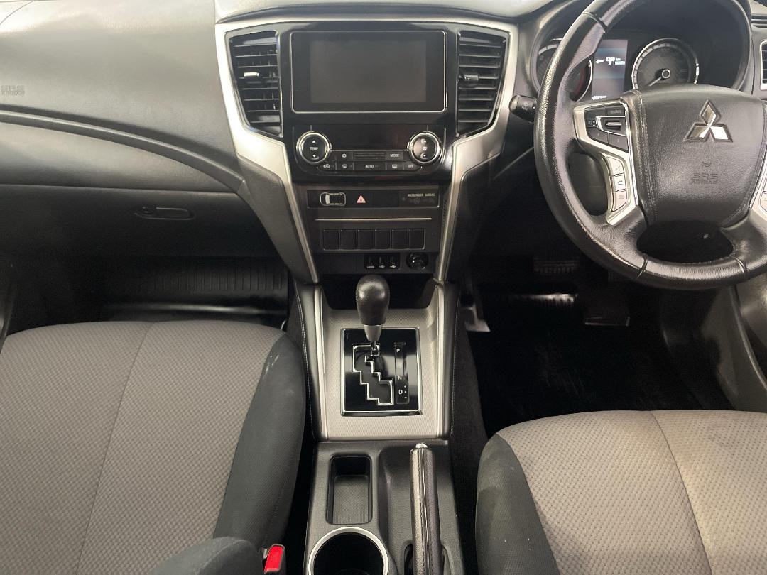 Photo '18' of Mitsubishi Triton Photo '18' of Mitsubishi Triton