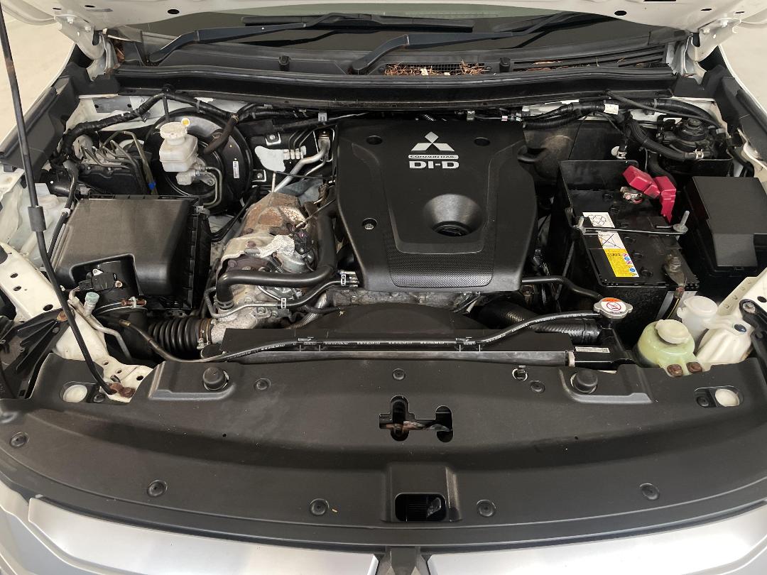 Photo '13' of Mitsubishi Triton