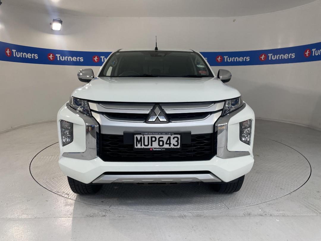 Photo '2' of Mitsubishi Triton