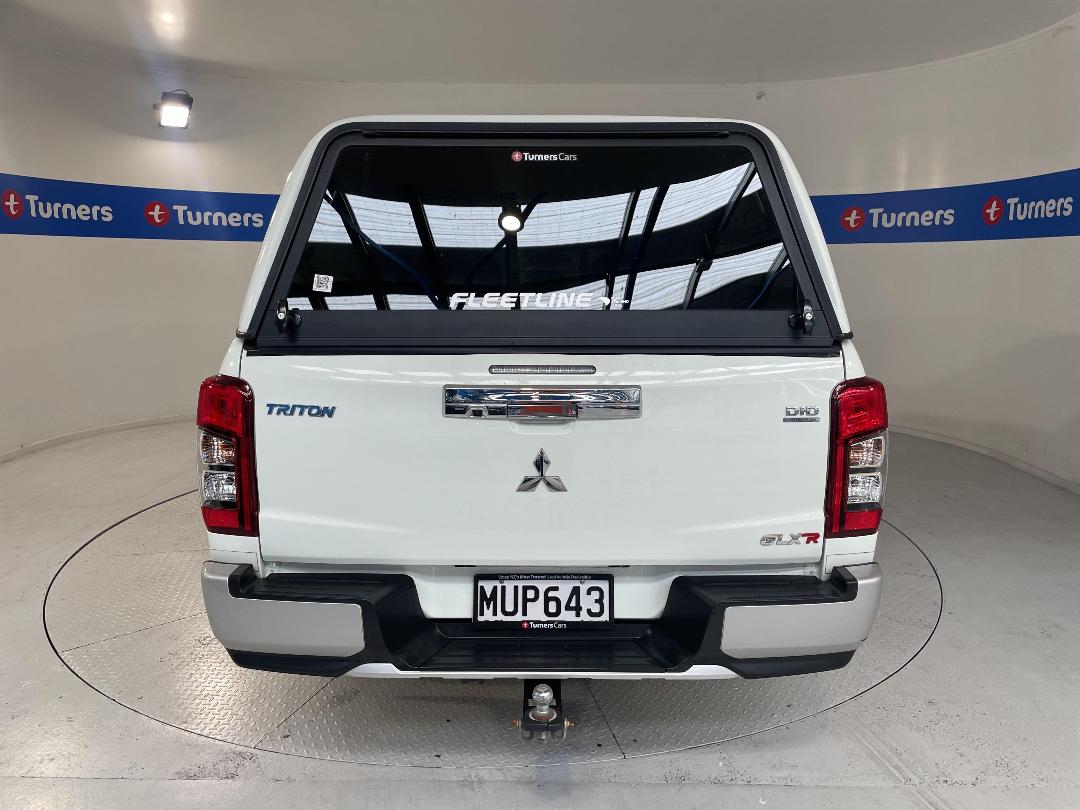 Photo '6' of Mitsubishi Triton