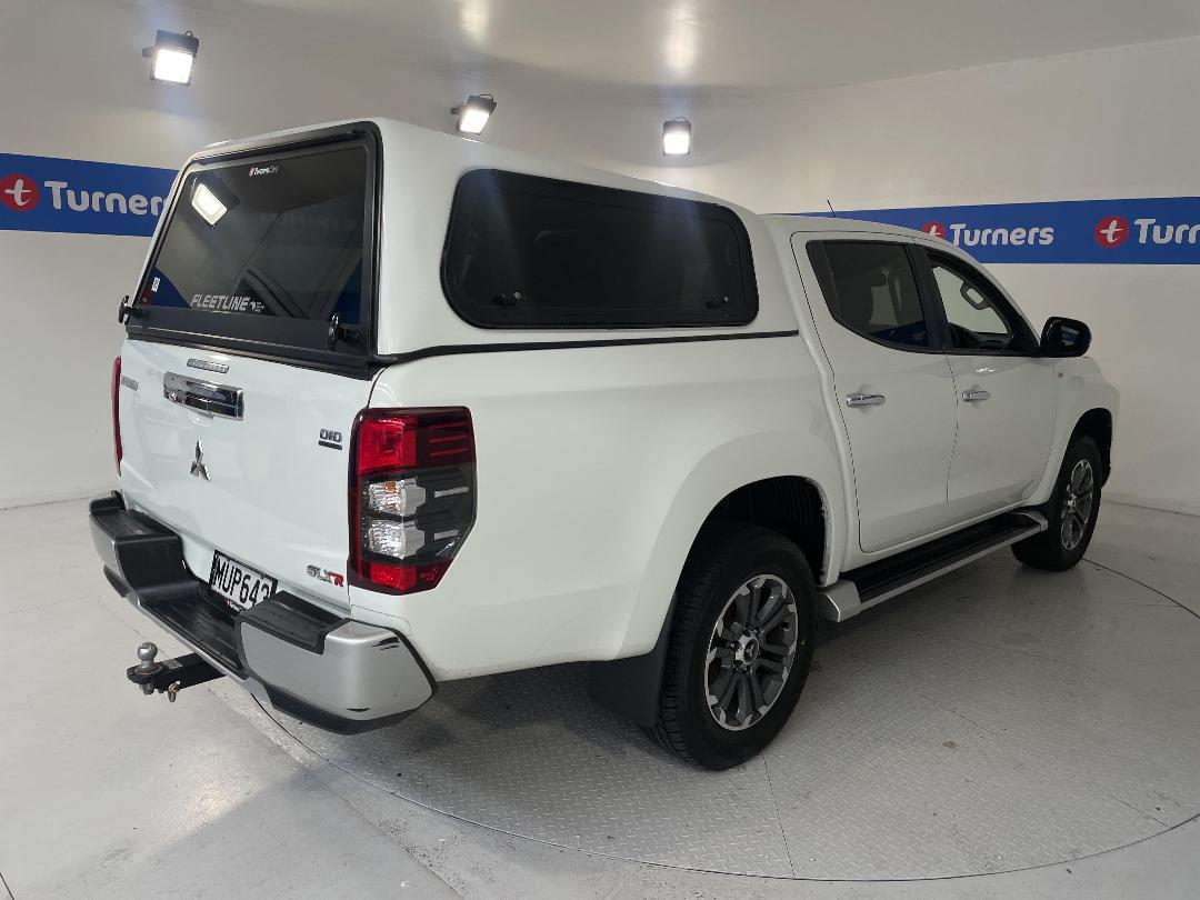 Photo '7' of Mitsubishi Triton