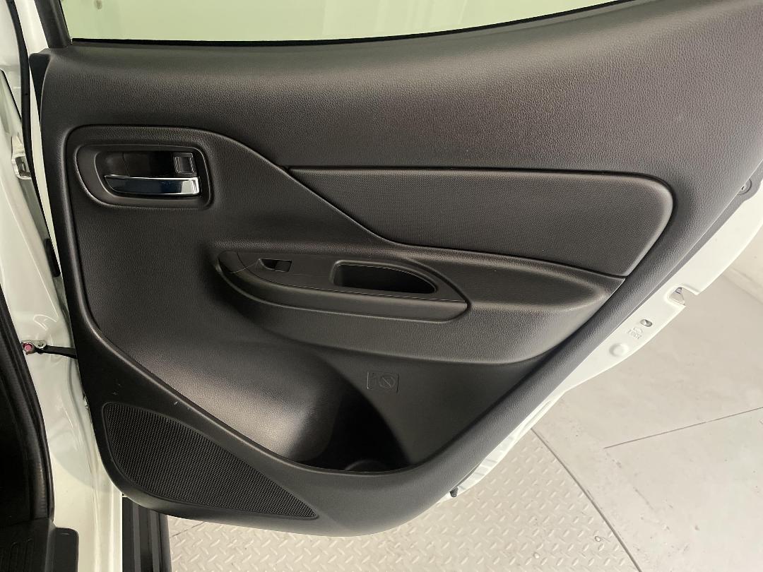 Photo '19' of Mitsubishi Triton