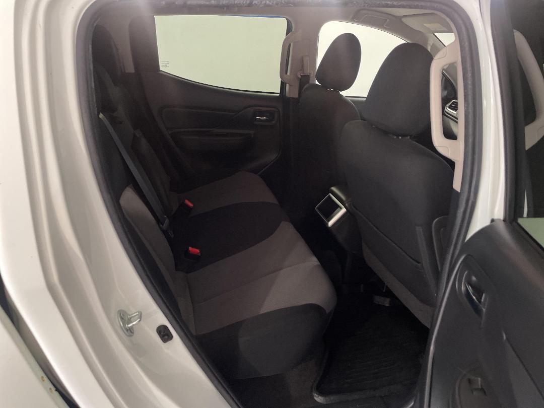 Photo '20' of Mitsubishi Triton