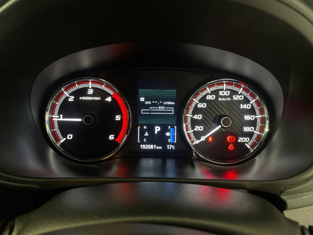 Photo '21' of Mitsubishi Triton