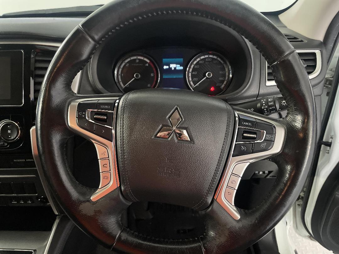 Photo '28' of Mitsubishi Triton