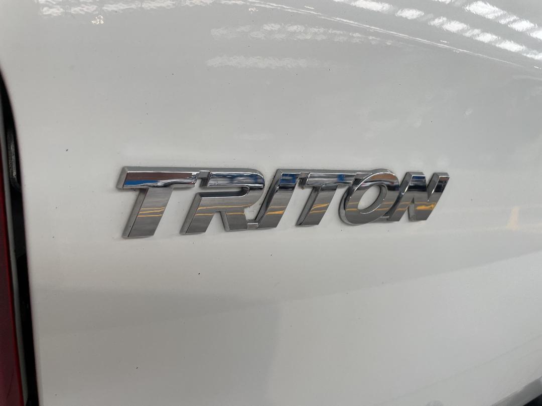 Photo '36' of Mitsubishi Triton