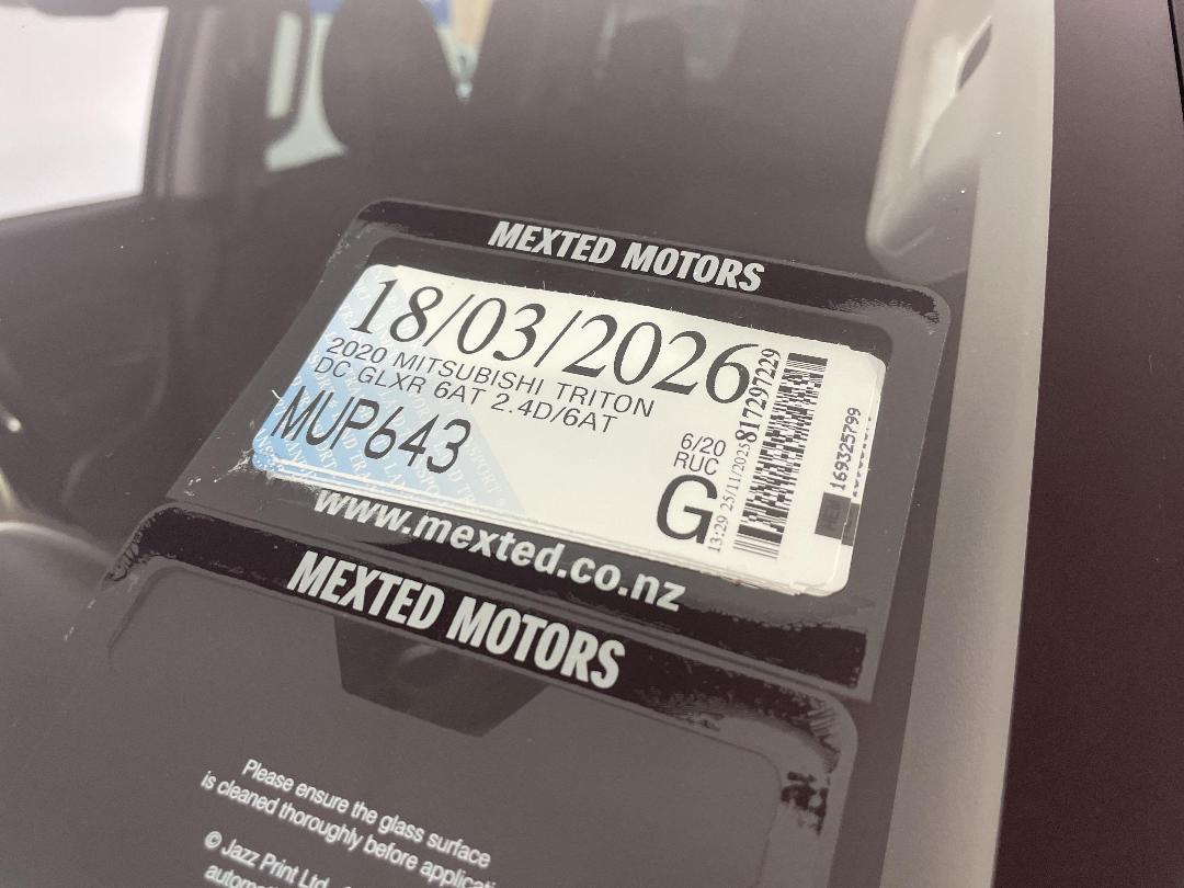 Photo '35' of Mitsubishi Triton