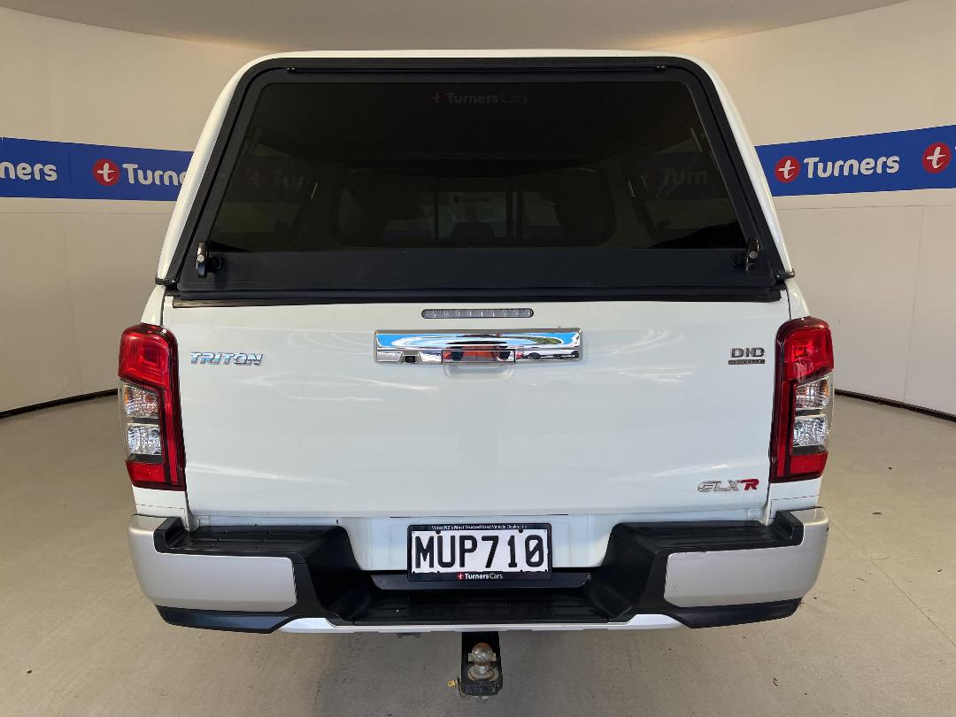 Photo '6' of Mitsubishi Triton