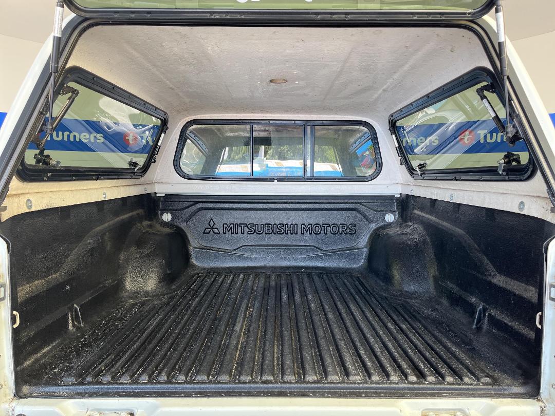 Photo '14' of Mitsubishi Triton