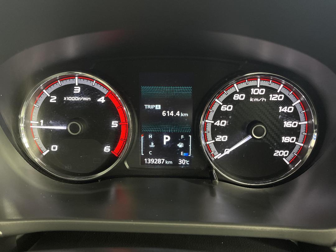 Photo '21' of Mitsubishi Triton