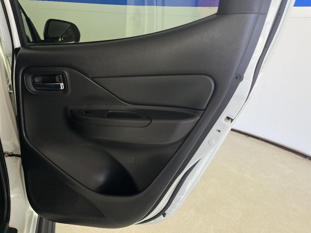 Photo '19' of Mitsubishi Triton