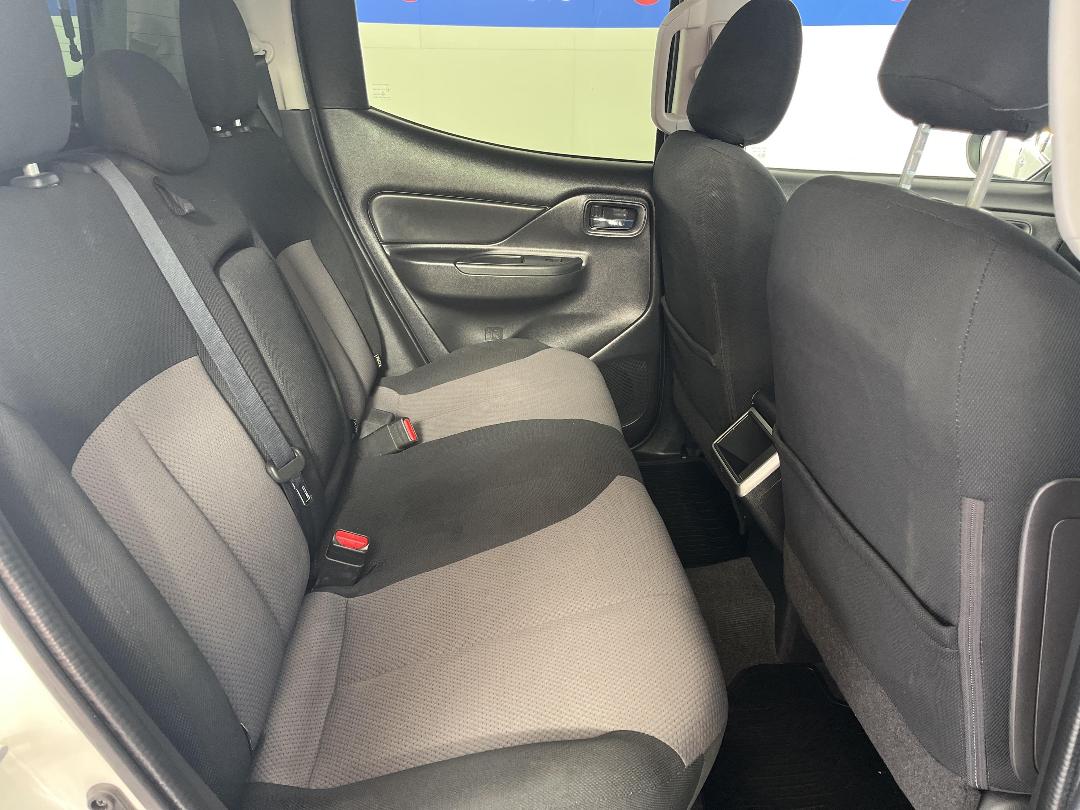 Photo '20' of Mitsubishi Triton