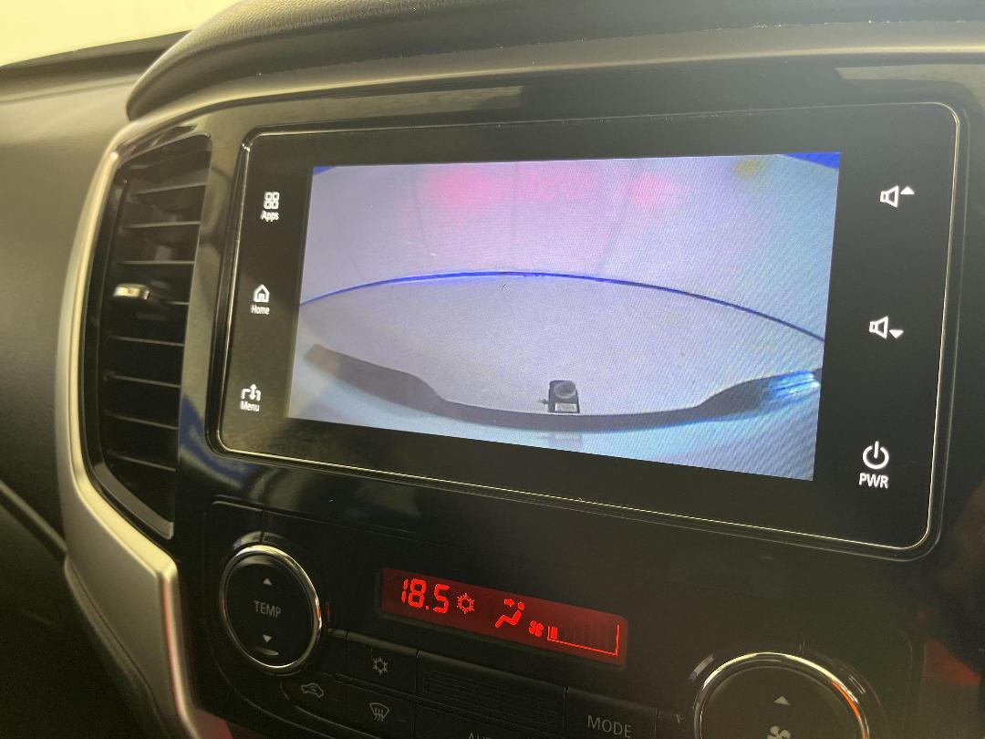 Photo '24' of Mitsubishi Triton