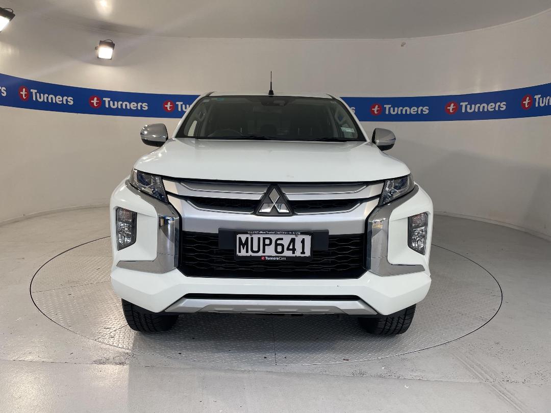 Photo '2' of Mitsubishi Triton