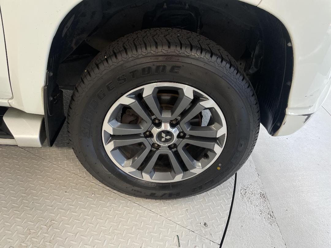 Photo '9' of Mitsubishi Triton