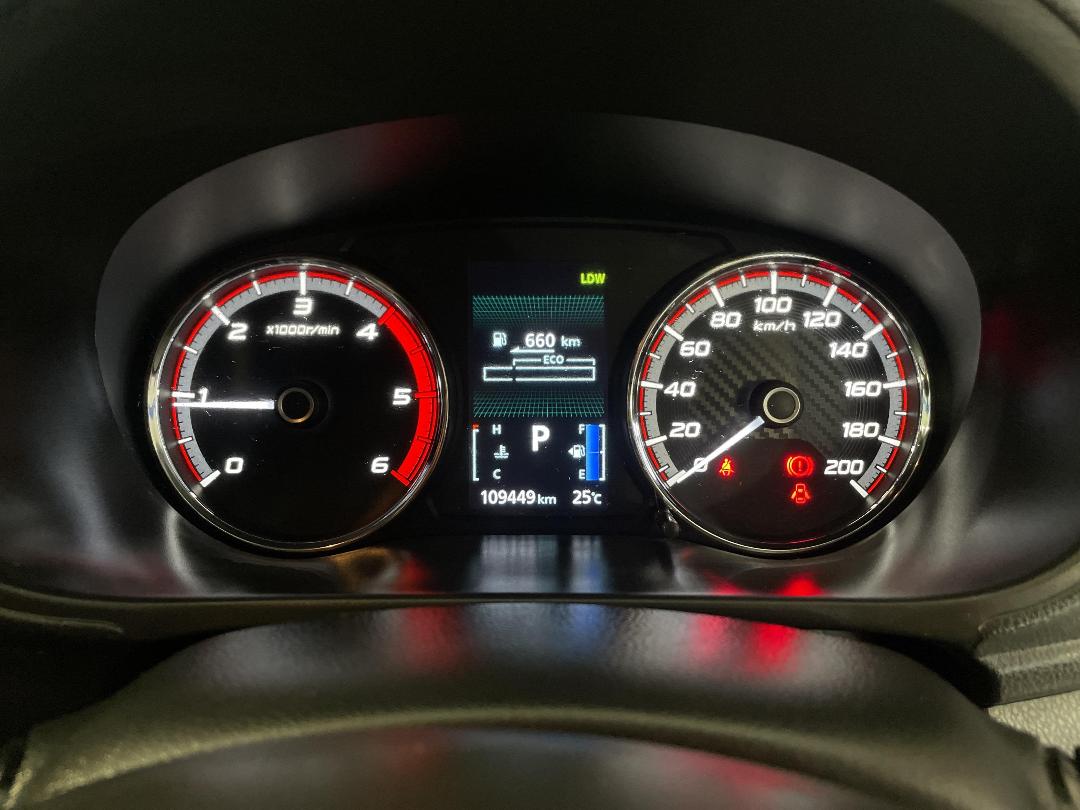 Photo '21' of Mitsubishi Triton