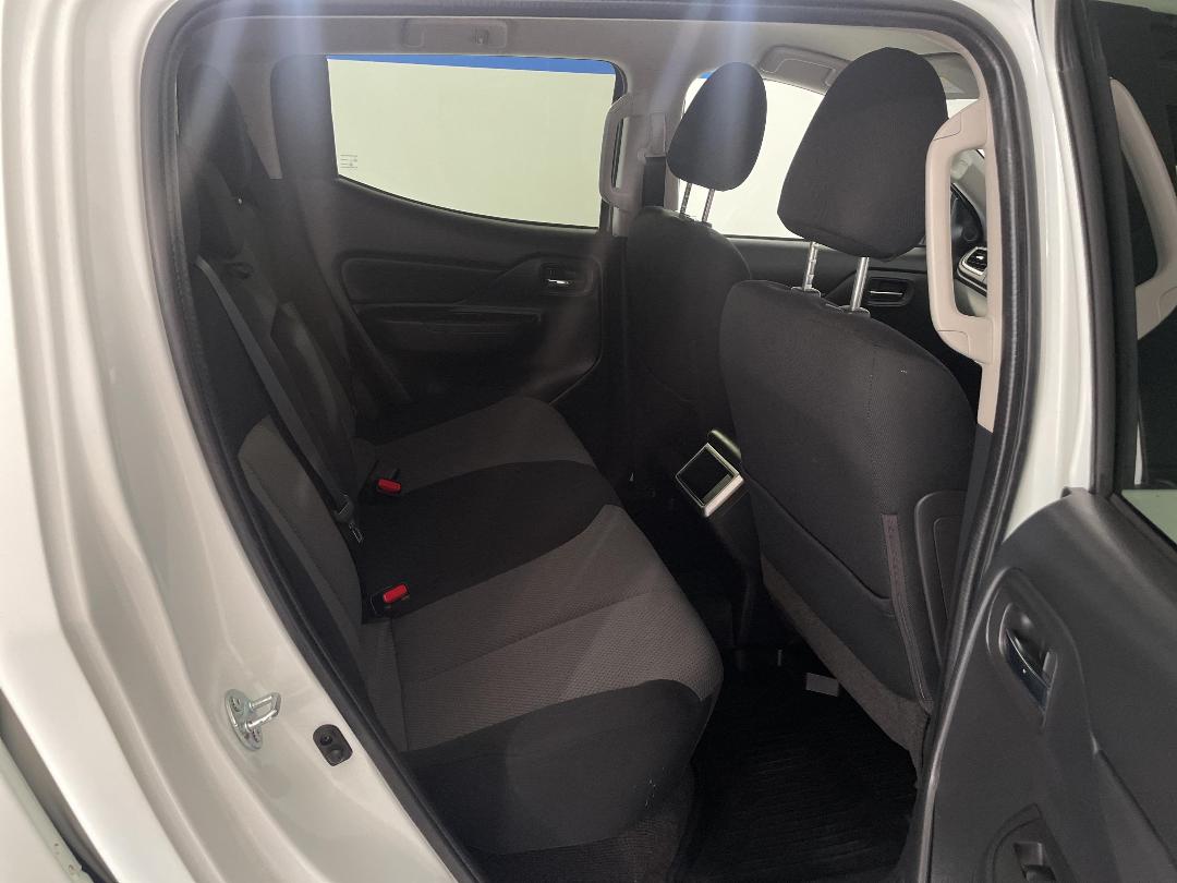 Photo '20' of Mitsubishi Triton