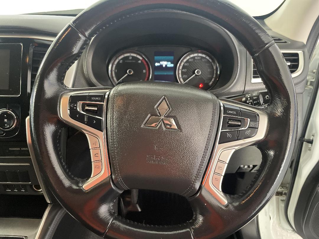 Photo '28' of Mitsubishi Triton