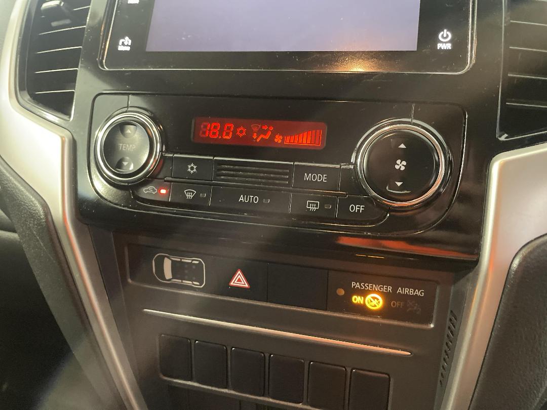 Photo '31' of Mitsubishi Triton