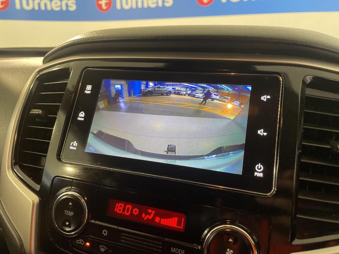 Photo '30' of Mitsubishi Triton