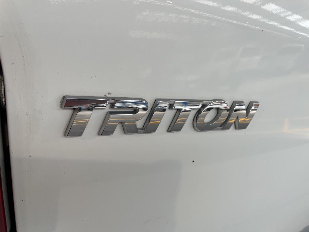 Photo '36' of Mitsubishi Triton