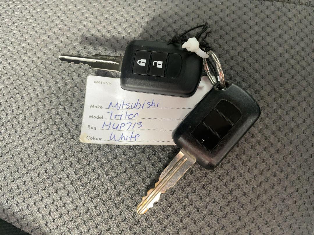 Photo '22' of Mitsubishi Triton