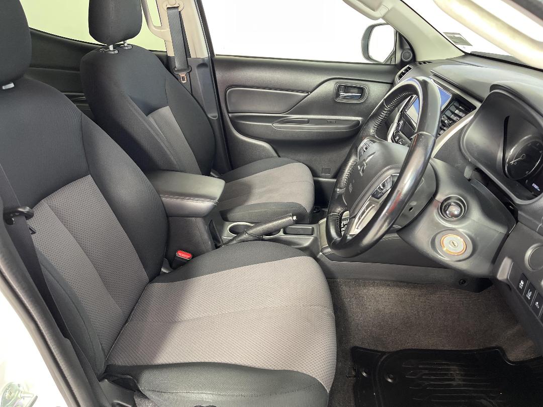 Photo '16' of Mitsubishi Triton Photo '16' of Mitsubishi Triton