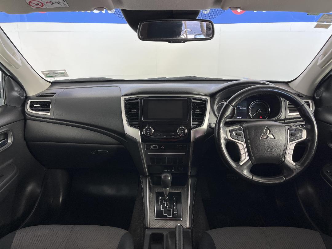 Photo '17' of Mitsubishi Triton Photo '17' of Mitsubishi Triton