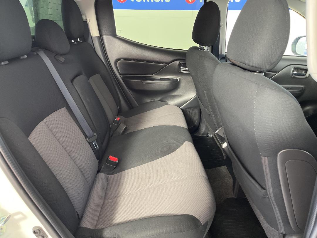 Photo '20' of Mitsubishi Triton Photo '20' of Mitsubishi Triton