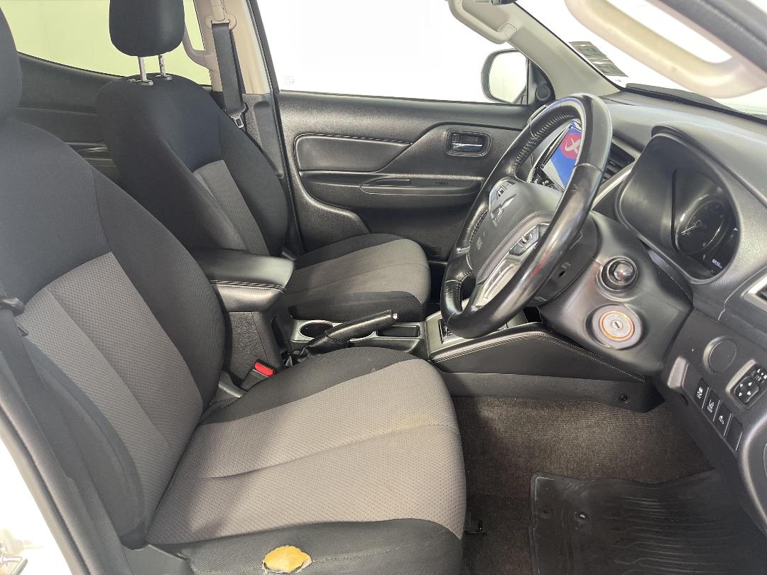 Photo '16' of Mitsubishi Triton Photo '16' of Mitsubishi Triton